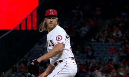 Phillies bolster starting rotation with acquisition of Noah Syndergaard