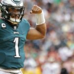 Eagles sign Jalen Hurts to record-setting five-year contract extension