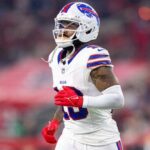 Eagles to sign Elijah Moore to one-year deal, per report